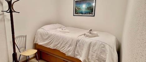 3 bedrooms, iron/ironing board, WiFi