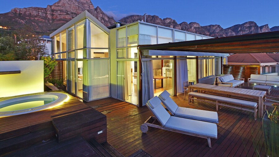 Sea View 3bed Apt w Pool Near Beaches Glen Sunsets