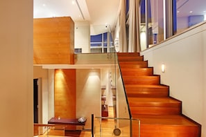 House - Sea View 3bed Apt w Pool Near Beaches Glen Sunsets (Cape Town)
