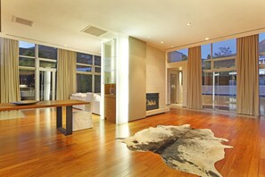 3 bedrooms, Internet