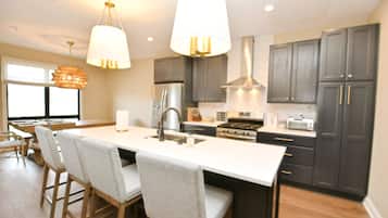 Apartment | 4 bedrooms, Internet