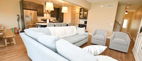 Apartment | 4 bedrooms, Internet