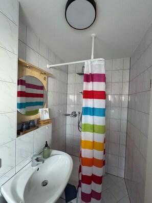 Håndklær, såpe og toalettpapir