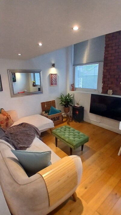 Arty loft in central cardiff