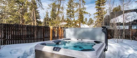 Tina de hidromasaje al aire libre