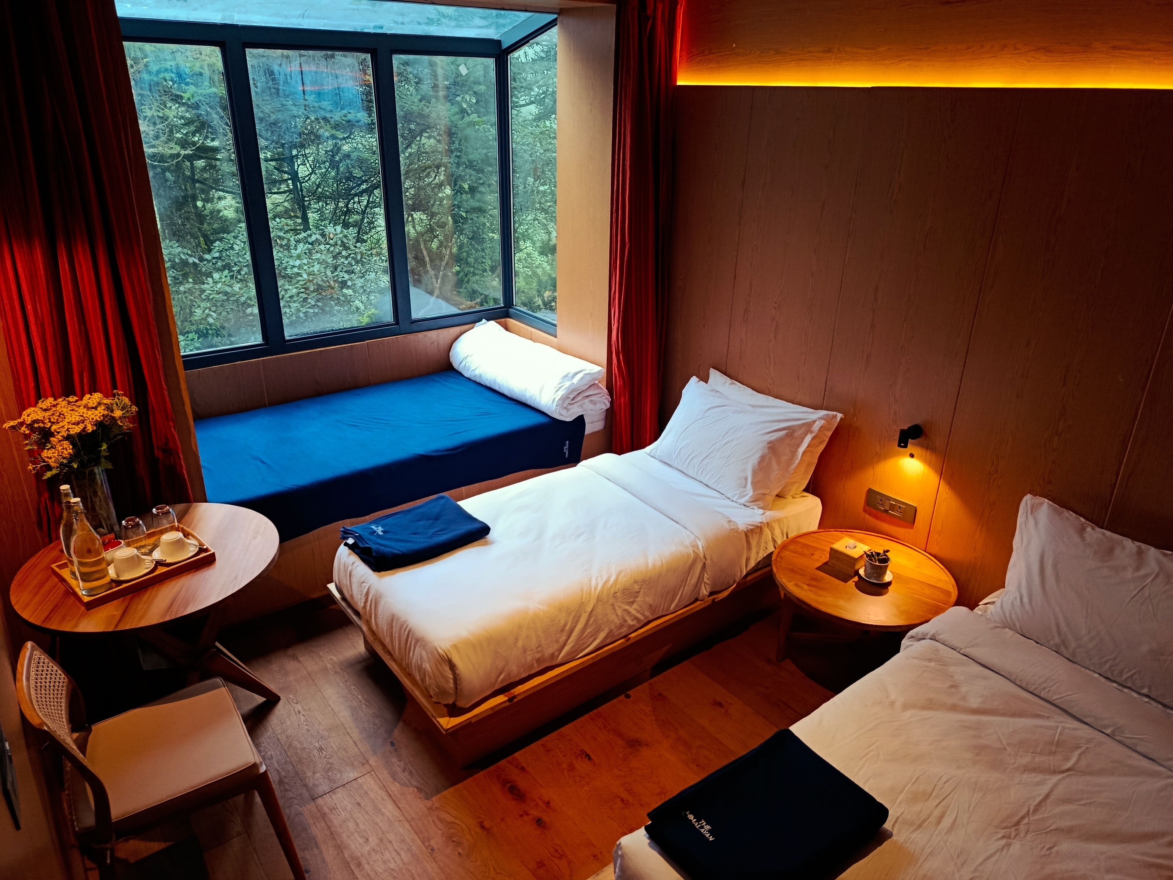 Habitación superior con 1 cama doble o 2 individuales | Wifi gratis