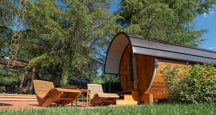 Rifugio diVino Dormire in una botte - Wine Barrel stay near Rome