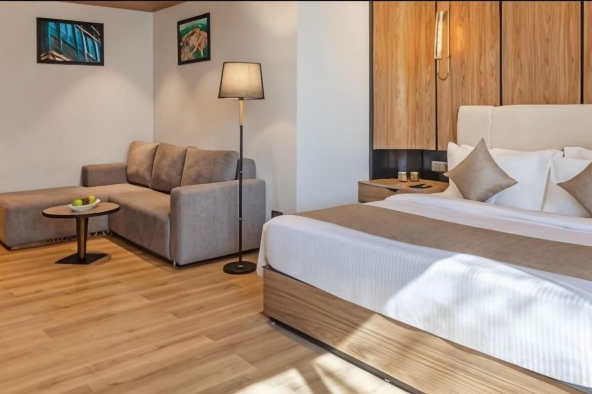 Premier Room