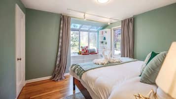 3 soverom, strykejern/-brett, wi-fi og sengetøy