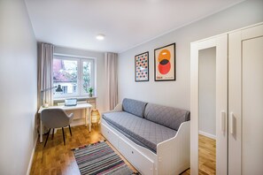 Leilighet, balkong, byutsikt | 4 soverom, strykejern/-brett og wi-fi (inkludert)