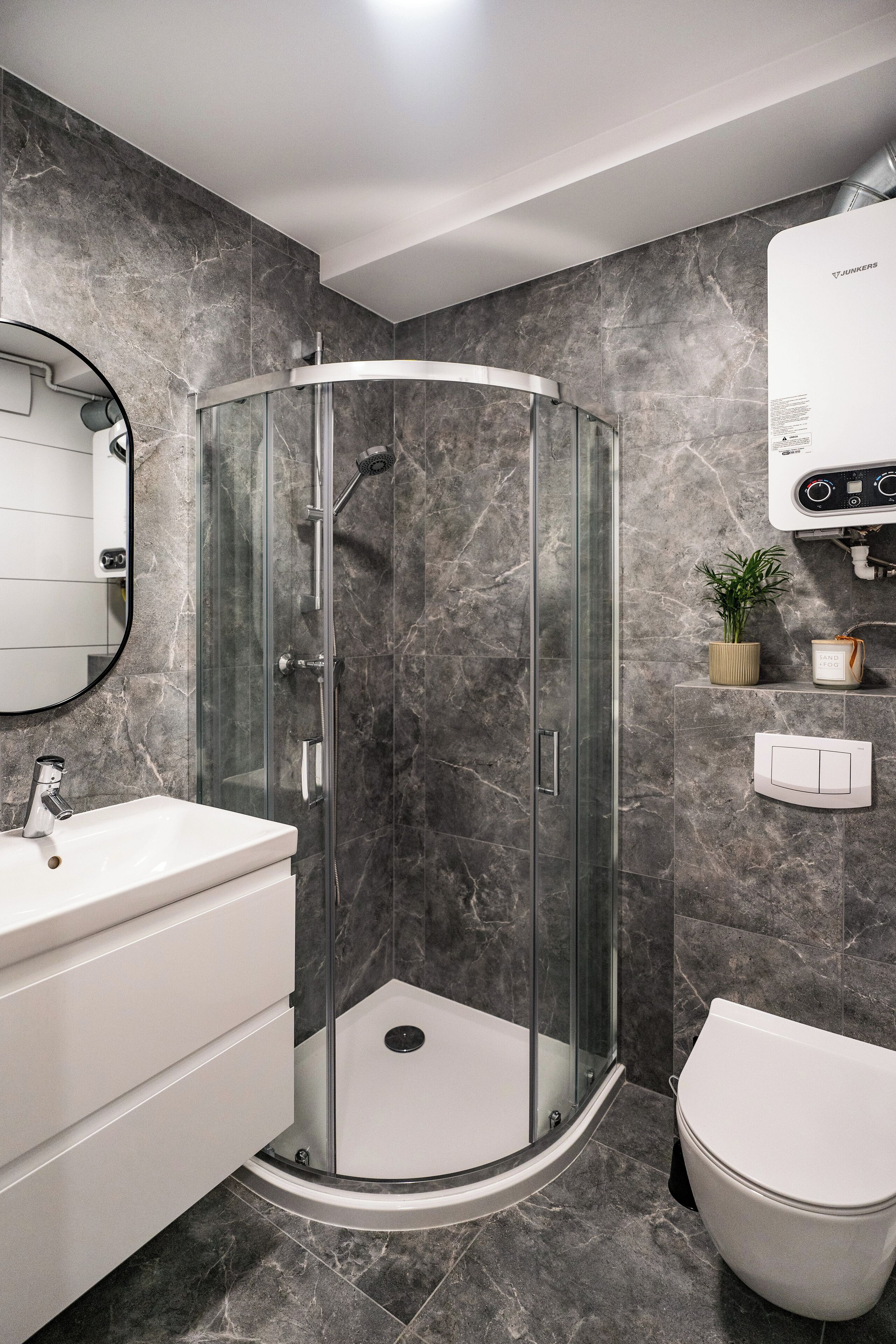 Apartment, Balcony, City View | Bathroom
