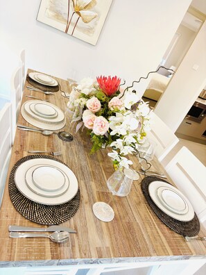Dining - Your serene  escape relax, explore, indulge; your perfect escape awaits✨🍷 ! (North Rothbury)