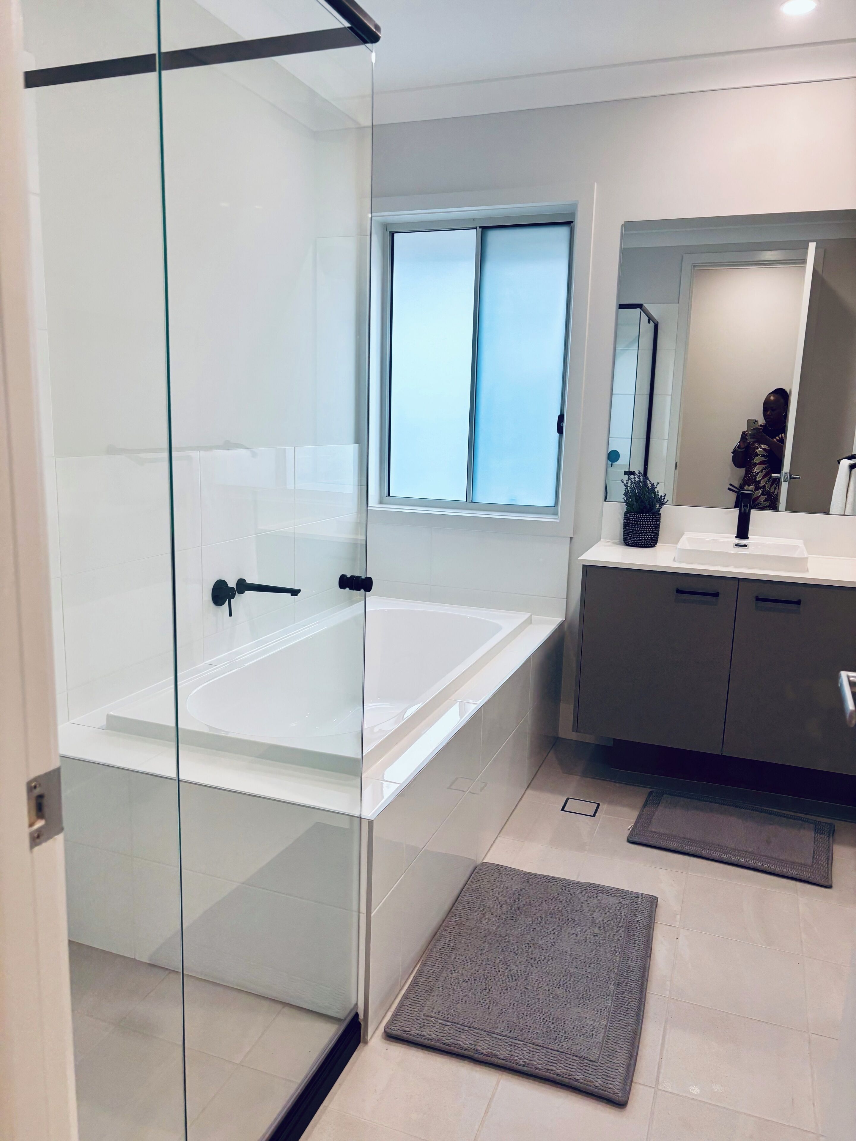 Shower, jetted bath, hair dryer, towels