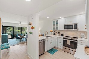 Fridge, microwave, oven, stovetop - Exquisite Luxury First Floor Condo - Easy Walk to Amenities! (Naples)