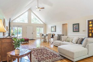 TV, offices - Cardinal’s Nest | Steps from PH #2 & Village (Pinehurst)