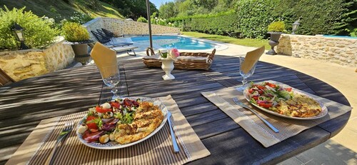 House with pool in the Chevreuse valley