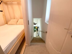 2 chambres, fer et planche à repasser, Wi-Fi, draps fournis