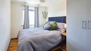 4 bedrooms, desk, iron/ironing board, WiFi