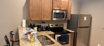 Holy Resisdence, 3-bedroom apartment in awesome Lehigh Acres with WiFi, AC