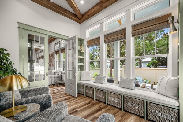 Smart TV, fireplace, offices