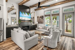 Smart-TV, Kamin, Arbeitsbereiche