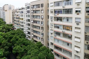 ดีลักซ์อพาร์ทเมนท์ | บ  ริเวณภายนอก