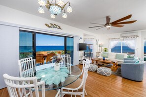 Condo, 2 Bedrooms | Living area