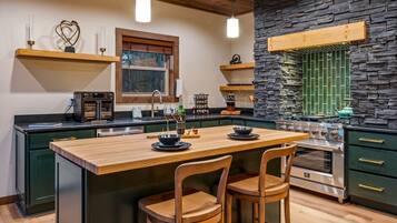 Cabin, 1 Bedroom | Private kitchen