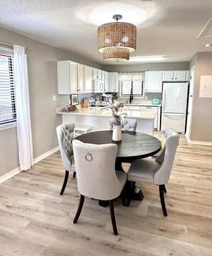 Dining - Charming Condo with Stunning Water views! Dock, Pool (Navarre)