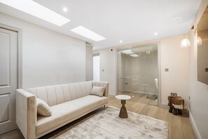 Smart TV - Beautiful 3-bedroom home with garden in Maida Vale, London (London)