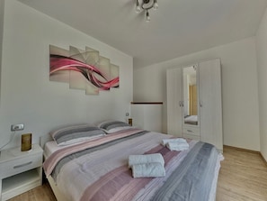 1 bedroom, WiFi, bed sheets