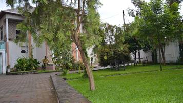 Habitación Confort con 1 cama doble o 2 individuales, vistas a la montaña | Terraza o patio