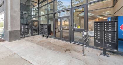 Modern 1-Bedroom Near Airport Free Parking & WiFi Clean and Comfortable Living