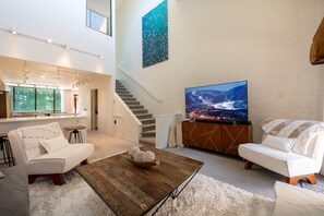 Smart-TV, peis og DVD-spiller