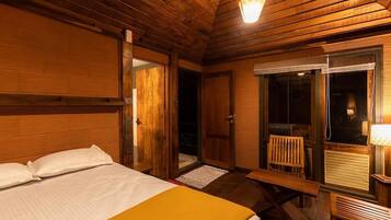 3 bedrooms, desk, iron/ironing board, WiFi