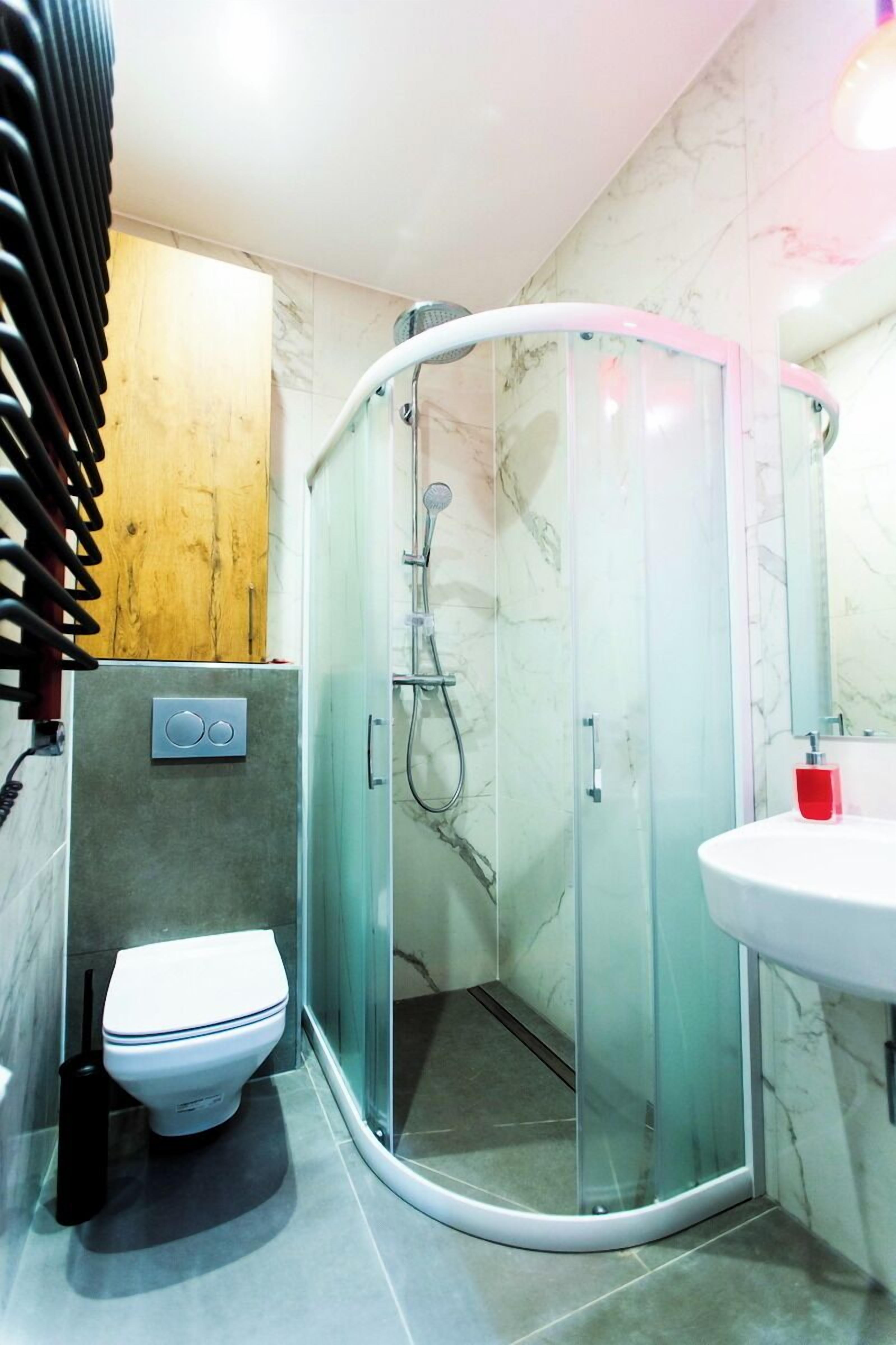 Luxury Royal Apartment | Bathroom