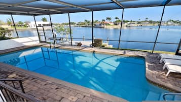 Villa | 4 bedrooms, Internet