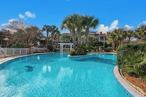 Pool - Right in Baytowne | Resort Style Pool | Market Street Inn 547 (Miramar Beach)
