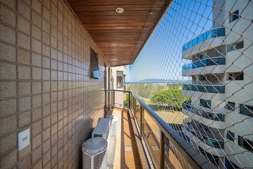 Cf05 Prédio beira mar Apto 3 quartos