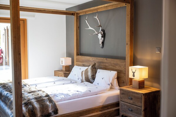 4 bedrooms, WiFi, bed sheets