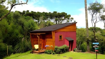 Comfort Chalet | Property grounds