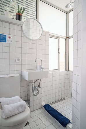 Doccia, articoli per l'igiene personale ecosostenibili, asciugacapelli