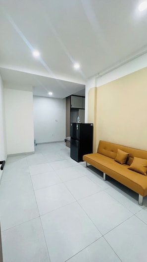 Deluxe Room | Free WiFi, bed sheets - Khai Linh Homestay (Ho Chi Minh City)