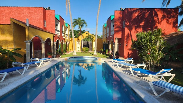 Outdoor pool, a heated pool