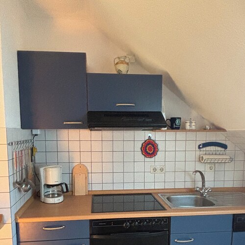 Schöne Dachgeschoss Wohnung mit Balkon in Osloß