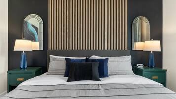 6 camere, una scrivania, ferro/asse da stiro, culla da viaggio