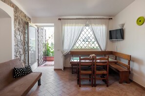 Apartment, Garden View | Living room