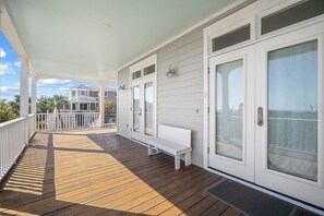 Terrace/patio - Ocean Views, Beach Right Across the Street - 714 Winter Trout (Fripp Island)