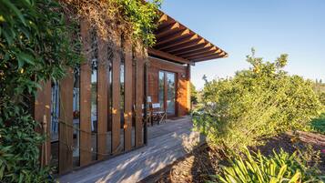 Deluxe appartement, tuin | Terras