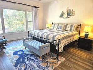4 bedrooms, iron/ironing board, internet, bed sheets